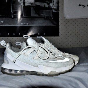 Nike LeBron 13 Metallic silver